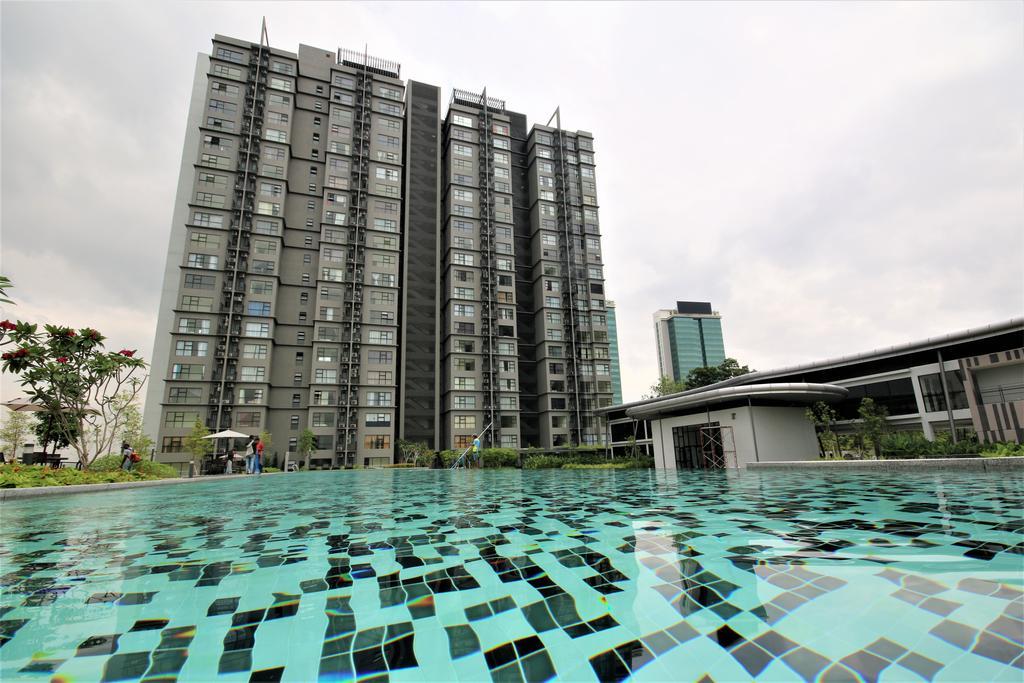 Hyve Soho Suites Cyberjaya Exterior foto